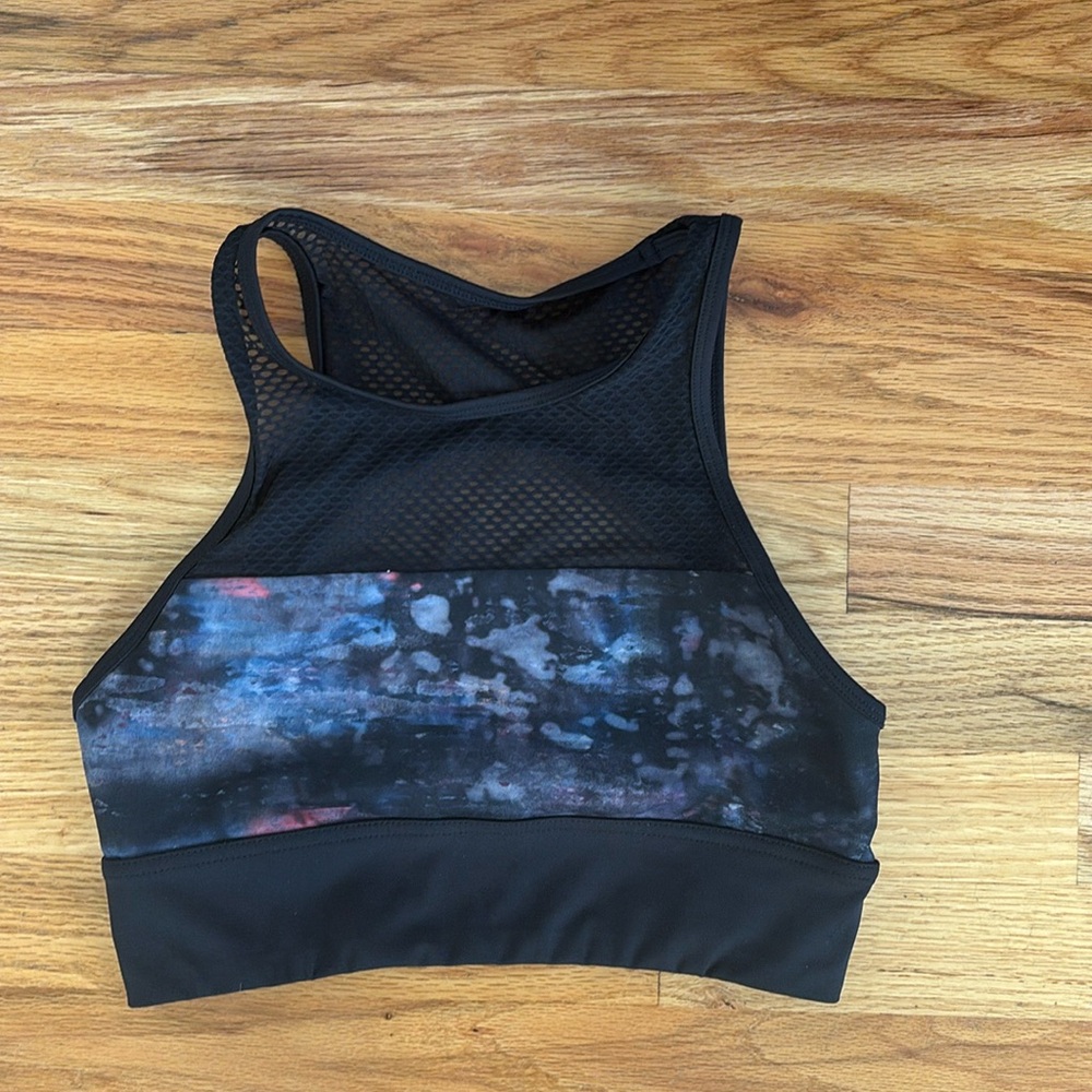 Women’s Go Lite workout top/bra - like new